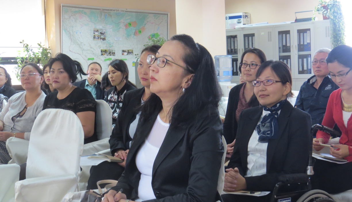 Attendees participating in the Welcome-back seminar for awardees, who completed their postgraduate courses at Australian universities in the second semester of 2015, 18 September 2015 at the Australia Awards Mongolia Office.